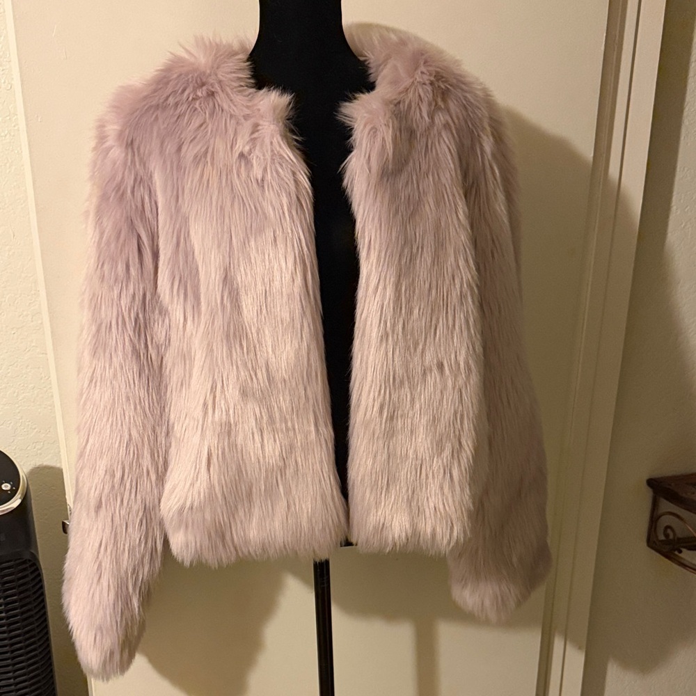 Forever 21 Women's Faux Fur Jacket in Light Pink Size Large Brand New Never Worn